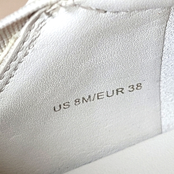 Vince. Flat slip on size 8M - Picture 9 of 13